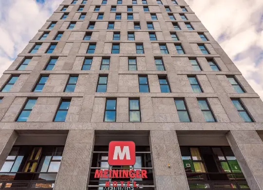 Auf Klassenfahrt mit HEROLÉ: Übernachten Sie in den Räumlichkeit des MEINNGER Hotel East Side Gallery in Berlin