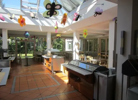 Auf Klassenfahrt mit HEROLÉ: Speiseraum JH Lindau am Bodensee.