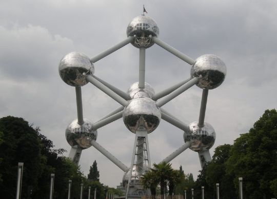 Atomium in Brüssel Auf Klassenfahrt mit HEROLÉ: Atomium in Brüssel.