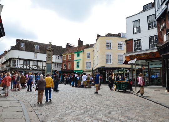 Klassenfahrt - Canterbury (Innenstadt) Stadtansicht mit Geschäften, Bars und Cafés -Klassenfahrten -Canterbury