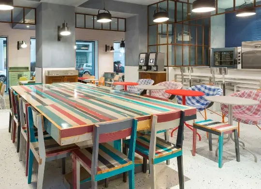 Auf Klassenfahrt mit HEROLÉ: Unterkunft Hostel Ozz an der Côte d'Azur.