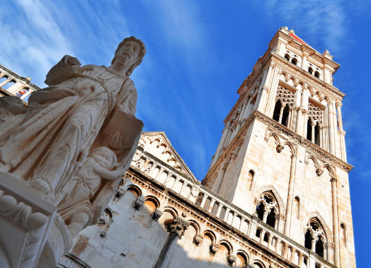 Kathedrale hl. Laurentius Trogir in Mitteldalmatien Auf Klassenfahrt mit HEROLÉ: Kathedrale hl. Laurentius in Trogir
