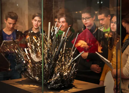 Auf Klassenfahrt mit HEROLÉ: Führung in der terra mineralia in Dresden.