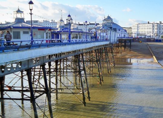 Blick auf den Pier von Eastbourne Auf Klassenfahrt mit HEROLÉ: Bestaunen Sie den einzigartigen Blick auf den Pier in Eastbourne