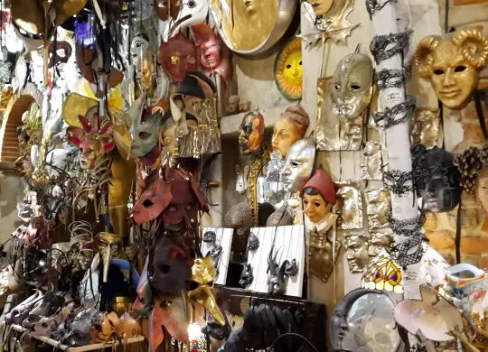 Auf Klassenfahrt mit HEROLÉ: Maskenkurs in Florenz.