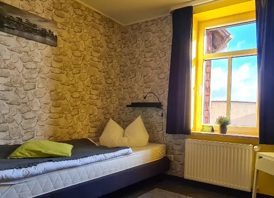 Auf Klassenfahrt mit HEROLÉ: Einzelzimmer im Harz Hostel in Wernigerode