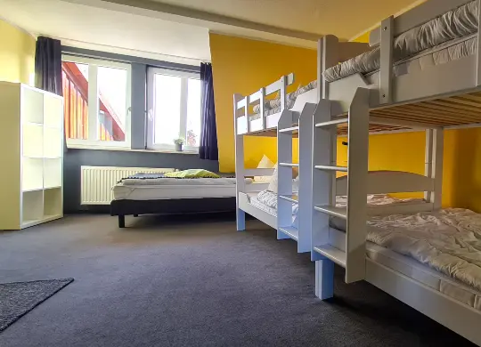 Auf Klassenfahrt mit HEROLÉ: Zimmerbeispiel im Harz Hostel in Wernigerode
