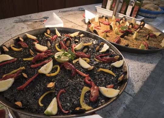Auf Klassenfahrt mit HEROLÉ: Paella im Hotel Internacional in Katalonien