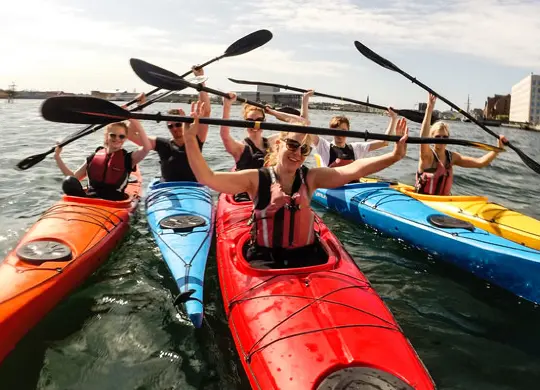 Auf Klassenfahrt mit HEROLÉ: Paddeln aufs Kanälen in Kopenhagen.