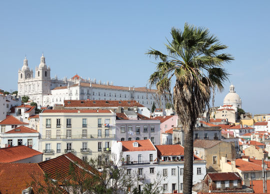 Blick auf das Kloster Sao Vicente de Fora in Lissabon Auf Klassenfahrt mit HEROLÉ: Besuchen Sie die Altstadt und das Kloster Sao Vicente de Fora in Lissabon