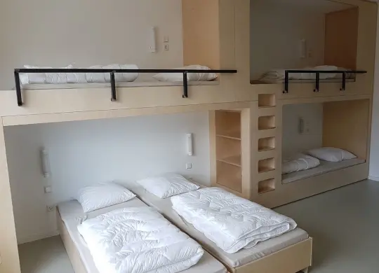Beispiel für ein Mehrbettzimmer in der Jugendherberge Esch- sur- Alzette in Luxemburg Auf Klassenfahrt mit HEROLÉ: Übernachten Sie in den Räumlichkeit der Jugendherberge Esch- sur- Alzette in Luxemburg