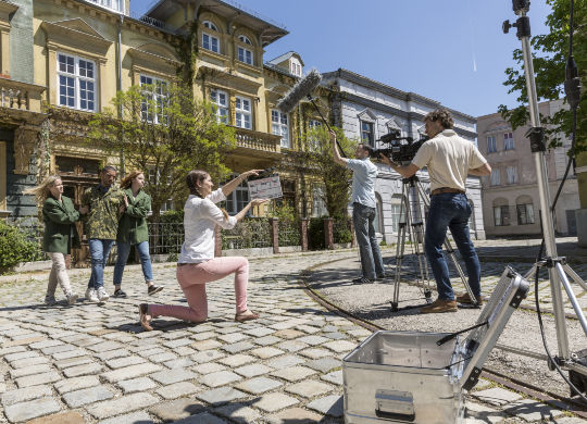 Auf Klassenfahrt mit HEROLÉ: Filmset Bavaria Filmstadt in München.