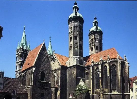 Auf Klassenfahrt mit HEROLÉ: Blick auf den Naumburger Dom.