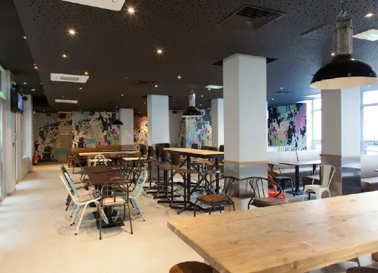 Auf Klassenfahrt mit HEROLÉ: St. Christophers Inn Gare du Nord in Paris.