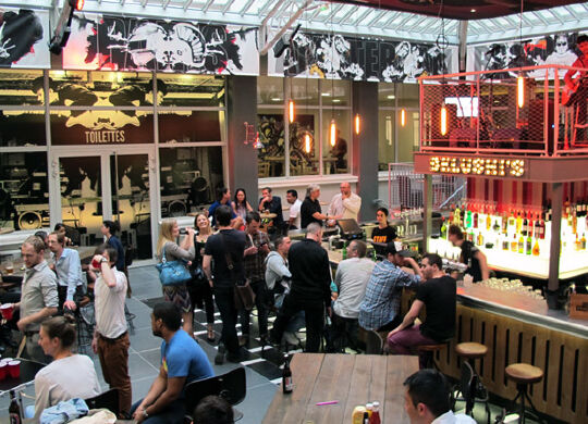 St. Christophers Inn Gare du Nord Paris in Paris Auf Klassenfahrt mit HEROLÉ: St. Christophers Inn Gare du Nord- Barbereich und Partylocation in Paris