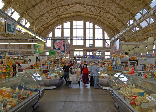 Klassenfahrten Riga - Besuch auf dem Zentralmarkt Klassenfahrten Riga - Besuch auf dem Zentralmarkt
