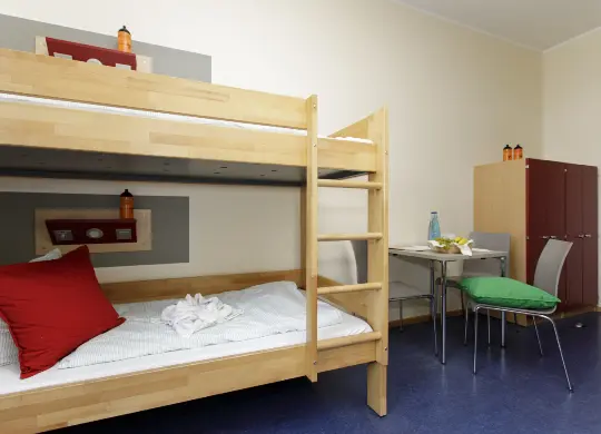 Auf Klassenfahrt mit HEROLÉ: Mehrbettzimmer in der Jugendherberge Duisburg Landschaftspark im Ruhrgebiet