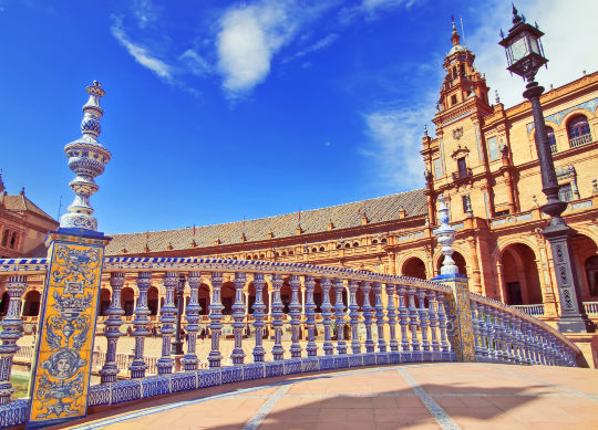Plaza de Espana in Andalusien Auf Klassenfahrt mit HEROLÉ: Plaza de Espana in Andalusien.