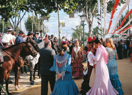 Einheimische in traditioneller Kleidung in Andalusien Auf Klassenfahrt mit HEROLÉ: Einheimische in traditioneller Kleidung in Andalusien.