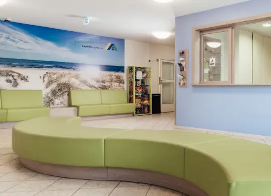 Auf Klassenfahrt mit HEROLÉ: Rezeption der Jugendherberge Heringsdorf, Usedom