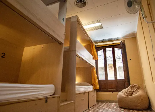Auf Klassenfahrt mit HEROLÉ: The River Hostel Valencia Mehrbettzimmer