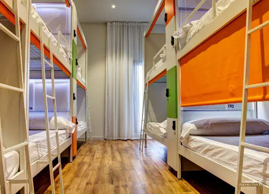 Auf Klassenfahrt mit HEROLÉ: Merhbettzimmer im Urban Youth Hostel in Valencia
