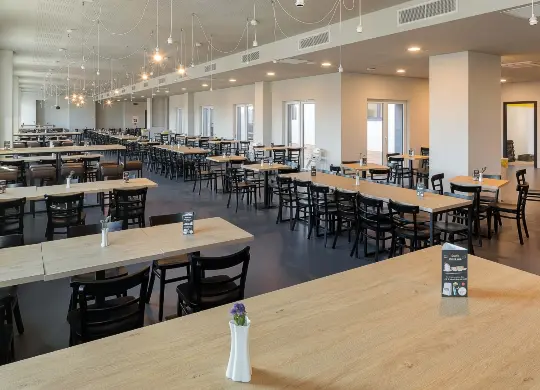 Auf Klassenfahrt mit HEROLÉ: AO Hostel Mestre Speisesaal in Venedig
