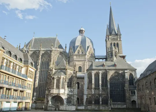 Auf Klassenfahrt mit HEROLÉ: Aachener Dom in Aachen.