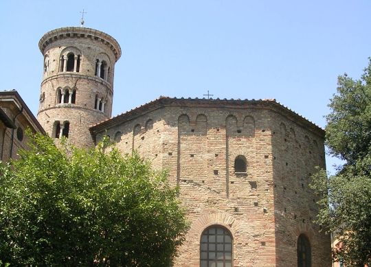 Blick auf das Urbinati in Ravenna an der Adria Auf Klassenfahrt mit HEROLÉ: Besuchen Sie das Urbinati in Ravenna an der Adria