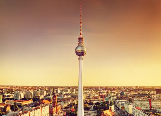 Auf Klassenfahrt mit HEROLÉ: Blick auf Fernsehturm in Berlin.
