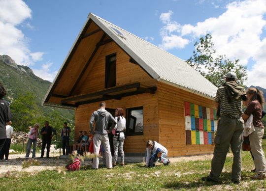 Bienenfarm in Bovec Auf Klassenfahrt mit HEROLÉ: Bienenfarm in Bovec.