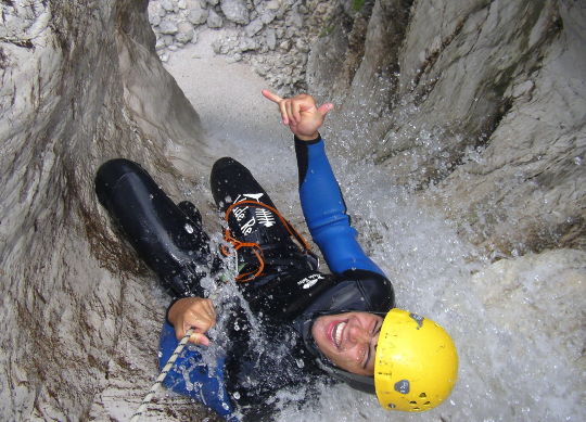 Canyoning in Bovec Auf Klassenfahrt mit HEROLÉ: Canyoning in Bovec.