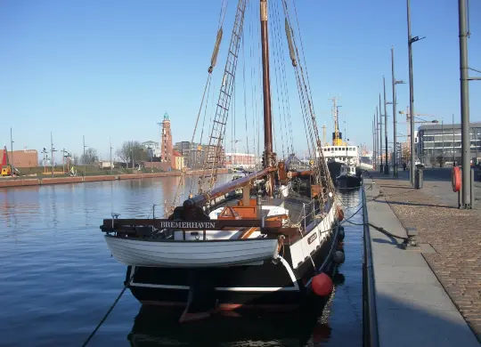 Auf Klassenfahrt mit HEROLÉ: Segelschiff in Bremerhaven.