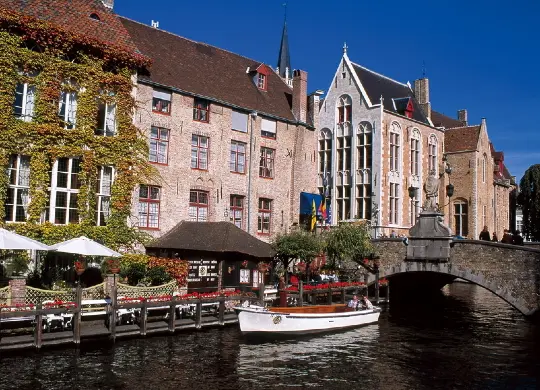 Auf Klassenfahrt mit HEROL&Eacute;: Ausflug nach Br&uuml;gge in Br&uuml;ssel.