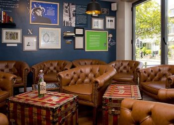 YHA Gemeinschaftsraum in Cambridge Auf Klassenfahrt mit HEROLÉ: YHA Gemeinschaftsraum in Cambridge.