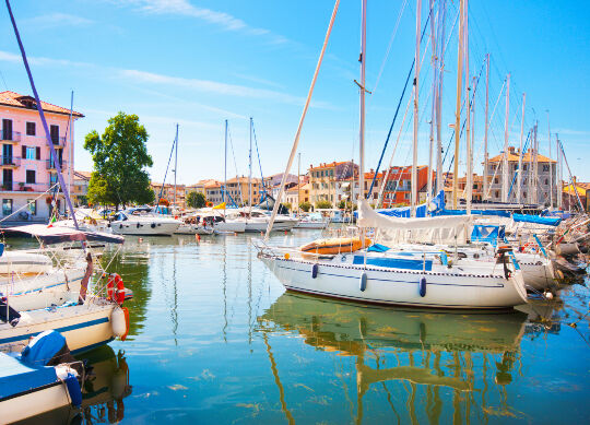 Hafen an der Côte d'Azur  Auf Klassenfahrt mit HEROLÉ: Hafen an der Côte d'Azur.