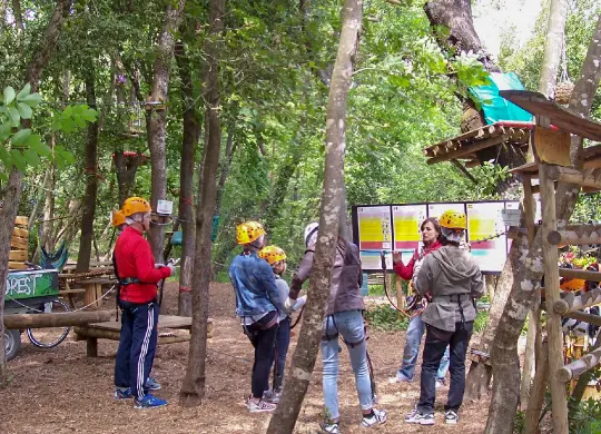 Auf Klassenfahrt mit HEROLÉ: Hochseilgarten Canyon Forest an der Côte d'Azur.