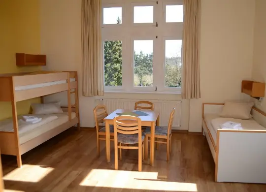 Auf Klassenfahrt mit HEROLÉ: Mehrbettzimmer Bildungs- und Freizeitzentrum Stiftsberg in Eifel