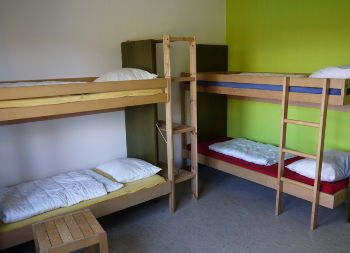 Auf Klassenfahrt mit HEROLÉ: Zimmerbeispiel Nabedi-Camp in der Eifel.