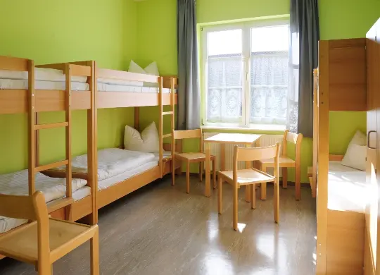 DJH Hochheimerstraße in Erfurt  Auf Klassenfahrt mit HEROLÉ: DJH Hochheimerstraße in Erfurt.