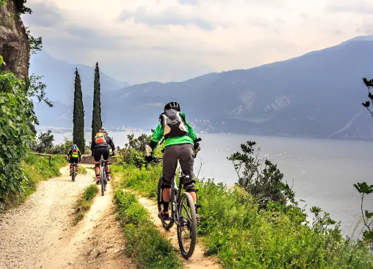 Auf Klassenfahrt mit HEROLÉ: Mountainbiketour am Gardasee.