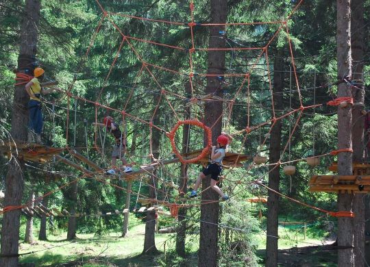 Kletterwald in Garmisch–Partenkirchen Auf Klassenfahrt mit HEROLÉ: Kletterwald in Garmisch–Partenkirchen.