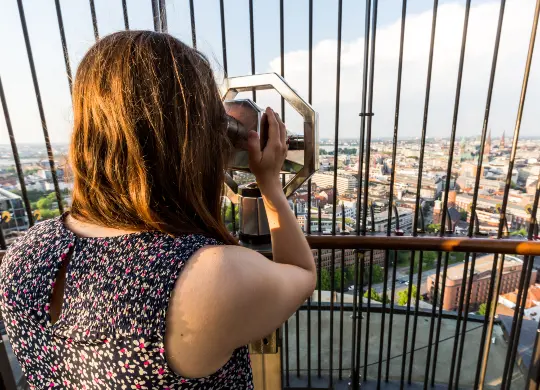 Auf Klassenfahrt mit HEROL&Eacute;: Aussicht vom Michel in Hamburg.