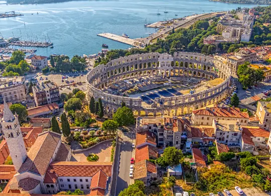 Auf Klassenfahrt mit HEROLÉ: Blick auf Pula in Istrien