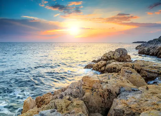 Auf Klassenfahrt mit HEROLÉ: Steinküste in Istrien.