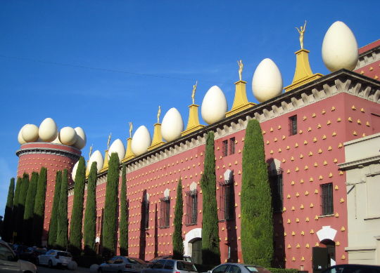 Dali Museum in Katalonien  Auf Klassenfahrt mit HEROLÉ: Dali Museum in Katalonien.