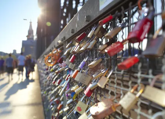 Auf Klassenfahrt mit HEROLÉ: Schlösserbrücke in Köln.