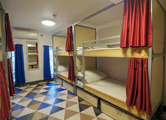 Auf Klassenfahrt mit HEROLÉ: Nächtigen Sie mit Ihrer Klasse auch in den Mehrbettzimmern des St. Christophers Inn The Village in London