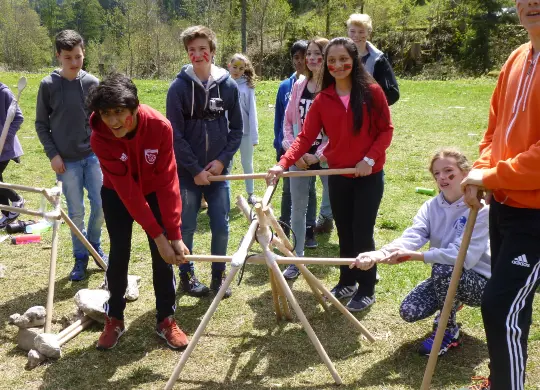 Auf Klassenfahrt mit HEROLÉ: Bauen Sie mit Ihrer Klasse auch ein Katapult in der Lüneburger Heide