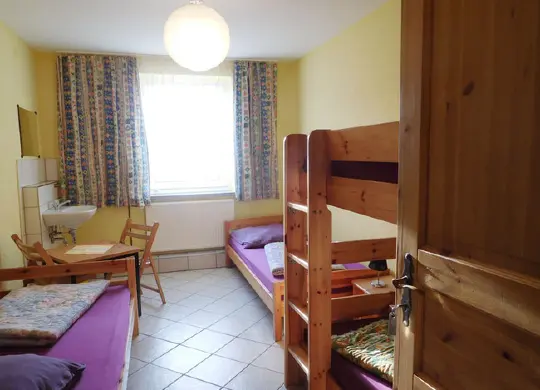 Auf Klassenfahrt mit HEROLÉ: Mehrbettzimmer Waldhaus an den Mecklenburger Seen